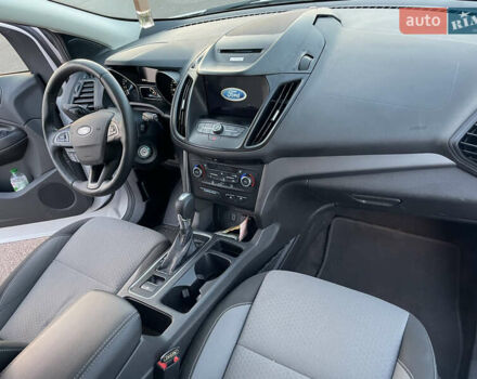 Білий Форд Ескейп, об'ємом двигуна 1.5 л та пробігом 145 тис. км за 12500 $, фото 16 на Automoto.ua