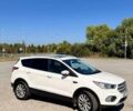 Белый Форд Эскейп, объемом двигателя 2 л и пробегом 117 тыс. км за 14300 $, фото 2 на Automoto.ua