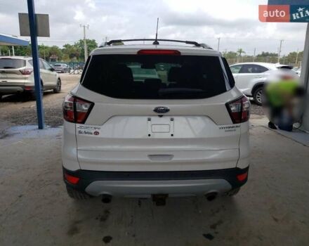 Белый Форд Эскейп, объемом двигателя 2 л и пробегом 160 тыс. км за 1900 $, фото 5 на Automoto.ua