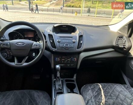 Білий Форд Ескейп, об'ємом двигуна 1.5 л та пробігом 130 тис. км за 13600 $, фото 9 на Automoto.ua