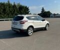 Белый Форд Эскейп, объемом двигателя 2 л и пробегом 210 тыс. км за 15000 $, фото 6 на Automoto.ua
