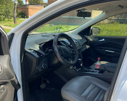 Белый Форд Эскейп, объемом двигателя 1.5 л и пробегом 64 тыс. км за 15000 $, фото 5 на Automoto.ua