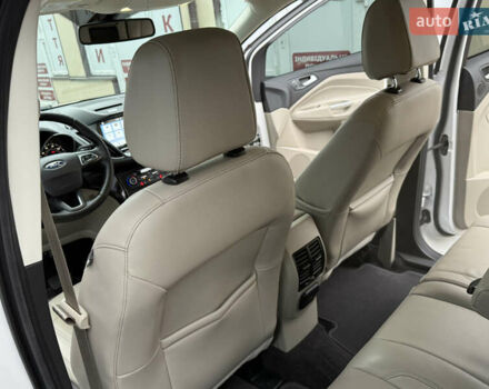 Белый Форд Эскейп, объемом двигателя 1.5 л и пробегом 169 тыс. км за 12950 $, фото 74 на Automoto.ua