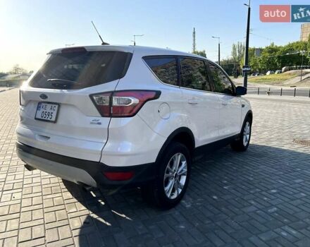Білий Форд Ескейп, об'ємом двигуна 1.5 л та пробігом 130 тис. км за 13600 $, фото 4 на Automoto.ua