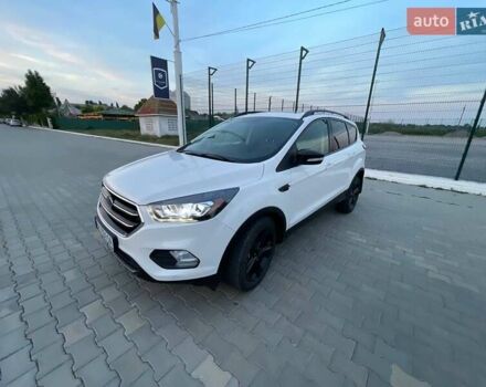 Белый Форд Эскейп, объемом двигателя 2 л и пробегом 51 тыс. км за 13500 $, фото 28 на Automoto.ua