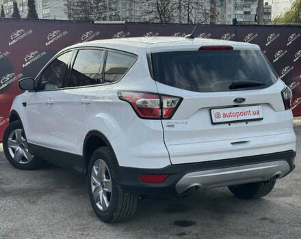 Белый Форд Эскейп, объемом двигателя 2.5 л и пробегом 132 тыс. км за 13000 $, фото 7 на Automoto.ua