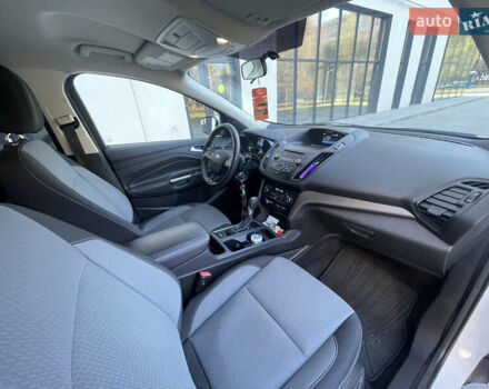 Белый Форд Эскейп, объемом двигателя 1.5 л и пробегом 270 тыс. км за 11000 $, фото 30 на Automoto.ua