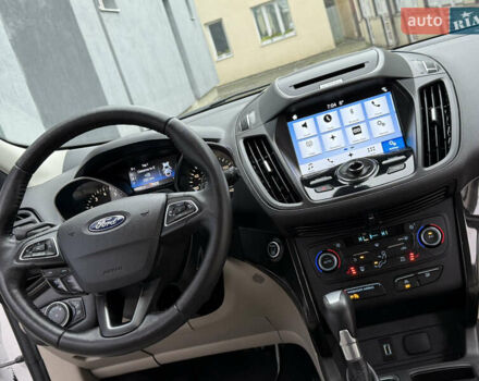 Белый Форд Эскейп, объемом двигателя 1.5 л и пробегом 169 тыс. км за 12950 $, фото 73 на Automoto.ua