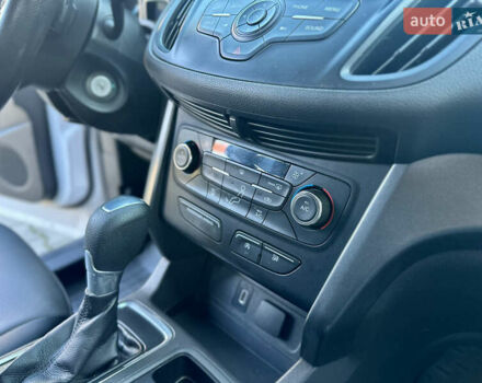 Білий Форд Ескейп, об'ємом двигуна 1.5 л та пробігом 179 тис. км за 12700 $, фото 61 на Automoto.ua