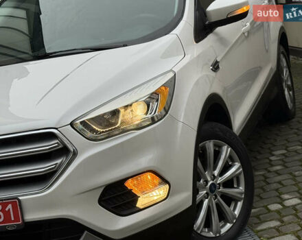 Белый Форд Эскейп, объемом двигателя 1.5 л и пробегом 169 тыс. км за 12900 $, фото 19 на Automoto.ua