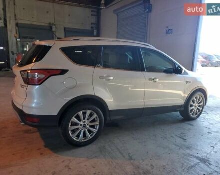 Белый Форд Эскейп, объемом двигателя 2 л и пробегом 94 тыс. км за 2300 $, фото 2 на Automoto.ua