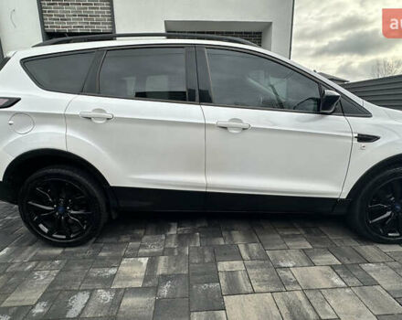 Білий Форд Ескейп, об'ємом двигуна 1.5 л та пробігом 126 тис. км за 16000 $, фото 5 на Automoto.ua