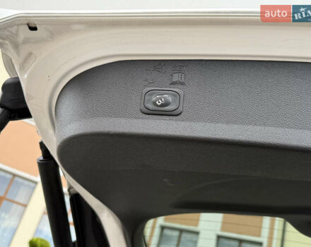 Белый Форд Эскейп, объемом двигателя 1.5 л и пробегом 130 тыс. км за 13400 $, фото 73 на Automoto.ua