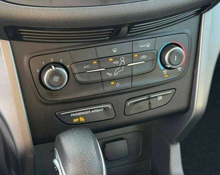 Белый Форд Эскейп, объемом двигателя 2.5 л и пробегом 90 тыс. км за 9000 $, фото 13 на Automoto.ua