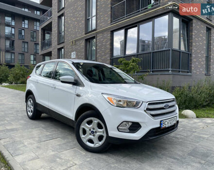 Форд Эскейп 2018 в Львове на Automoto.ua Белый Форд Эскейп, объемом двигателя 2.49 л и пробегом 63 тыс. км за 14500 $, фото 5 на Automoto.ua