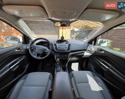 Белый Форд Эскейп, объемом двигателя 2 л и пробегом 175 тыс. км за 15600 $, фото 18 на Automoto.ua