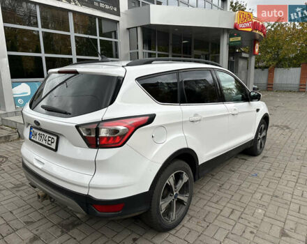 Белый Форд Эскейп, объемом двигателя 1.5 л и пробегом 95 тыс. км за 11500 $, фото 4 на Automoto.ua