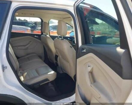 Белый Форд Эскейп, объемом двигателя 2 л и пробегом 65 тыс. км за 8000 $, фото 7 на Automoto.ua