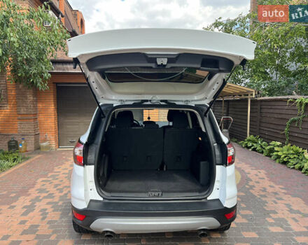 Белый Форд Эскейп, объемом двигателя 2 л и пробегом 175 тыс. км за 15600 $, фото 30 на Automoto.ua