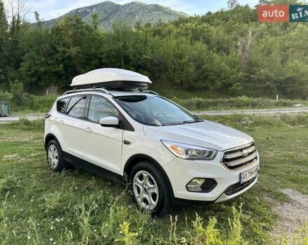 Белый Форд Эскейп, объемом двигателя 2.5 л и пробегом 160 тыс. км за 12500 $, фото 27 на Automoto.ua