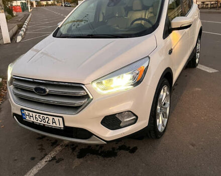 Белый Форд Эскейп, объемом двигателя 2 л и пробегом 93 тыс. км за 22000 $, фото 8 на Automoto.ua