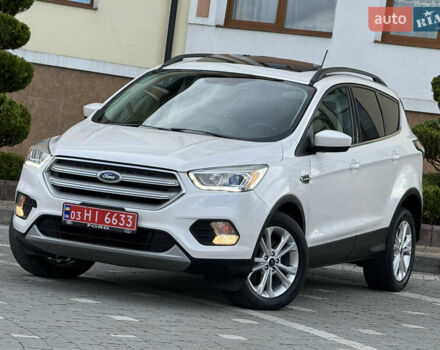 Белый Форд Эскейп, объемом двигателя 1.5 л и пробегом 130 тыс. км за 13400 $, фото 2 на Automoto.ua