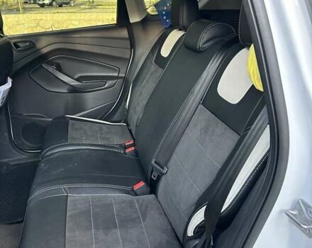 Белый Форд Эскейп, объемом двигателя 2.5 л и пробегом 160 тыс. км за 12500 $, фото 21 на Automoto.ua