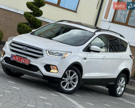 Белый Форд Эскейп, объемом двигателя 1.5 л и пробегом 130 тыс. км за 13400 $, фото 4 на Automoto.ua