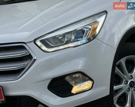 Белый Форд Эскейп, объемом двигателя 1.5 л и пробегом 130 тыс. км за 13400 $, фото 10 на Automoto.ua
