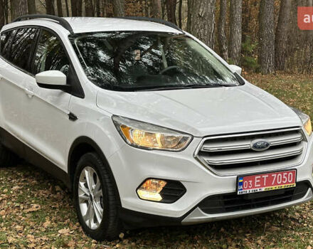 Білий Форд Ескейп, об'ємом двигуна 1.5 л та пробігом 180 тис. км за 11300 $, фото 2 на Automoto.ua