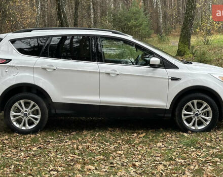 Білий Форд Ескейп, об'ємом двигуна 1.5 л та пробігом 180 тис. км за 11300 $, фото 3 на Automoto.ua