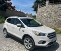 Белый Форд Эскейп, объемом двигателя 2 л и пробегом 185 тыс. км за 13500 $, фото 1 на Automoto.ua