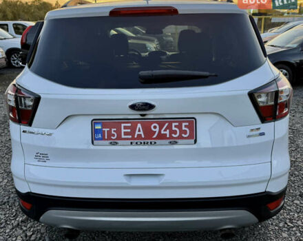 Белый Форд Эскейп, объемом двигателя 0 л и пробегом 140 тыс. км за 11800 $, фото 3 на Automoto.ua