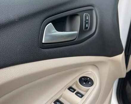 Белый Форд Эскейп, объемом двигателя 1.5 л и пробегом 269 тыс. км за 9600 $, фото 9 на Automoto.ua