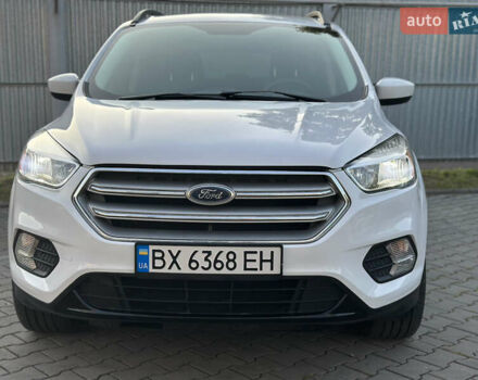 Білий Форд Ескейп, об'ємом двигуна 1.5 л та пробігом 45 тис. км за 14950 $, фото 1 на Automoto.ua