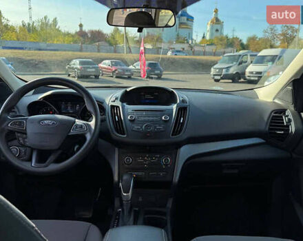 Белый Форд Эскейп, объемом двигателя 2.5 л и пробегом 97 тыс. км за 11000 $, фото 8 на Automoto.ua