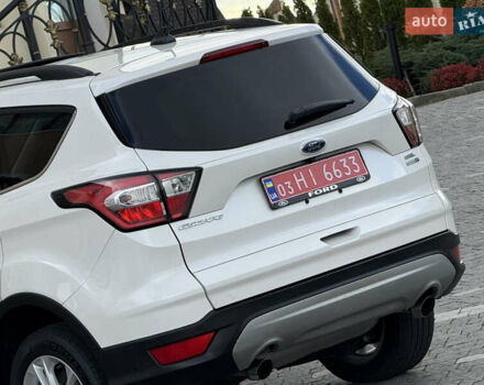 Белый Форд Эскейп, объемом двигателя 1.5 л и пробегом 130 тыс. км за 13400 $, фото 25 на Automoto.ua