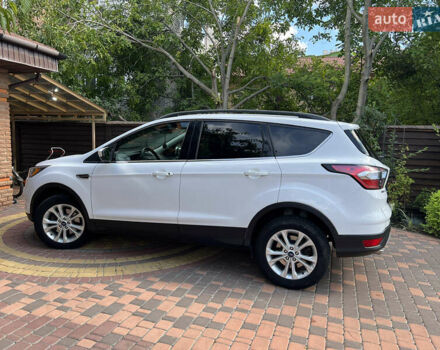 Белый Форд Эскейп, объемом двигателя 2 л и пробегом 175 тыс. км за 15600 $, фото 12 на Automoto.ua