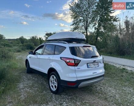 Белый Форд Эскейп, объемом двигателя 2.5 л и пробегом 160 тыс. км за 12500 $, фото 5 на Automoto.ua