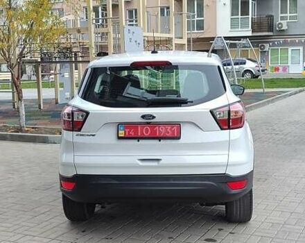 Белый Форд Эскейп, объемом двигателя 2.5 л и пробегом 113 тыс. км за 13900 $, фото 6 на Automoto.ua