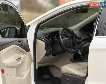 Білий Форд Ескейп, об'ємом двигуна 1.5 л та пробігом 144 тис. км за 13200 $, фото 11 на Automoto.ua