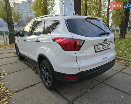 Белый Форд Эскейп, объемом двигателя 2.49 л и пробегом 65 тыс. км за 11000 $, фото 8 на Automoto.ua