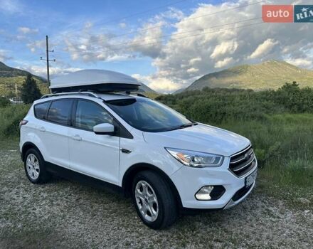 Белый Форд Эскейп, объемом двигателя 2.5 л и пробегом 160 тыс. км за 12500 $, фото 13 на Automoto.ua