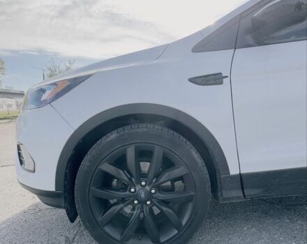 Белый Форд Эскейп, объемом двигателя 1.5 л и пробегом 130 тыс. км за 15000 $, фото 10 на Automoto.ua