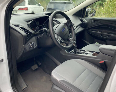 Форд Эскейп 2018 в Львове на Automoto.ua Белый Форд Эскейп, объемом двигателя 2.49 л и пробегом 63 тыс. км за 14500 $, фото 11 на Automoto.ua