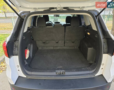 Белый Форд Эскейп, объемом двигателя 2.49 л и пробегом 65 тыс. км за 11000 $, фото 2 на Automoto.ua