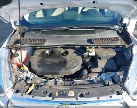 Белый Форд Эскейп, объемом двигателя 2 л и пробегом 65 тыс. км за 8000 $, фото 9 на Automoto.ua