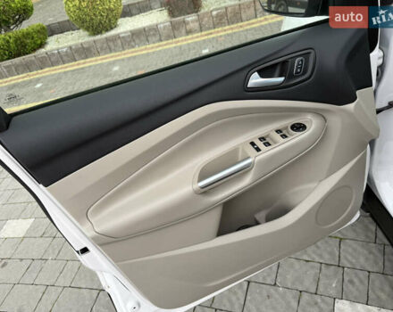 Белый Форд Эскейп, объемом двигателя 1.5 л и пробегом 130 тыс. км за 13400 $, фото 42 на Automoto.ua