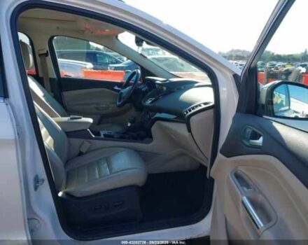 Белый Форд Эскейп, объемом двигателя 2 л и пробегом 65 тыс. км за 8000 $, фото 4 на Automoto.ua