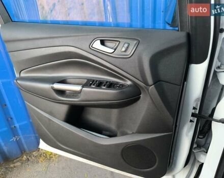 Белый Форд Эскейп, объемом двигателя 1.5 л и пробегом 125 тыс. км за 15900 $, фото 9 на Automoto.ua